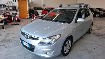Usata Hyundai i30 90 CV (66 kW) 2010 Argento Berlina