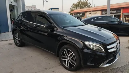 Usata Mercedes GLA200 Premium 135 CV (99 kW) 2017 Nero SUV