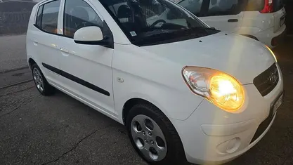 Usata 2009 Kia Picanto Due volumi | 2900 € (Buon prezzo)