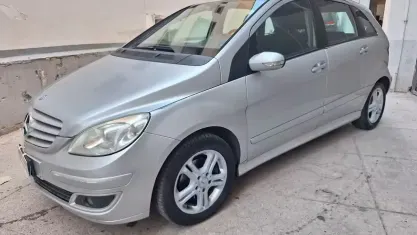 Usata Mercedes B180 Chrome 109 CV (80 kW) 2006 Grigio Monovolume