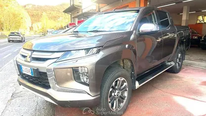 Bronzo Usata 2019 Mitsubishi L200 Intense Pick-up | 29.300 € (Buon prezzo)