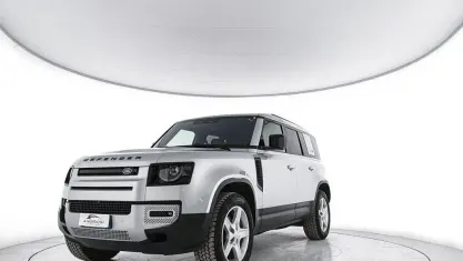 Usata Land Rover Defender SE 200 CV (147 kW) 2022 Argento SUV