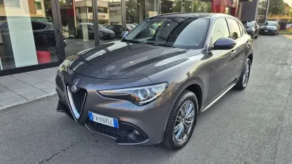 Usata Alfa Romeo Stelvio Executive 210 CV (154 kW) 2019 Grigio scuro SUV