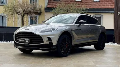 Usata 2022 Aston Martin DBX 707 SUV | 199.000 €