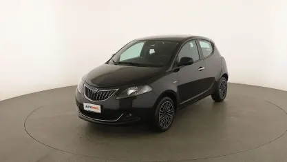 Usata Lancia Ypsilon Gold 70 CV (51 kW) 2022 Nero Utilitaria