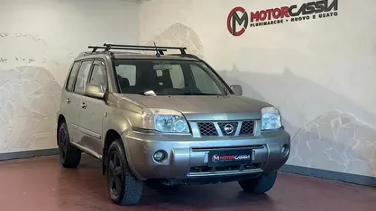 Grigio Usata 2004 Nissan X-Trail SUV | 2500 €