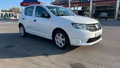 Bianco Usata 2015 Dacia Sandero Due volumi | 4290 € (Buon prezzo)