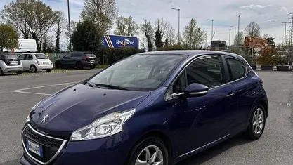 Usata Peugeot 208 82 CV (60 kW) 2012 Blu Utilitaria