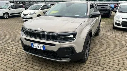 Usata Jeep Avenger Summit 101 CV (74 kW) 2025 Beige SUV