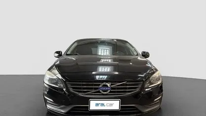 Usata Volvo V60 Kinetic 120 CV (88 kW) 2014 Nero Station wagon