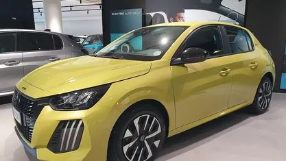 Usata Peugeot 208 Style 110 CV (80 kW) 2025 Utilitaria