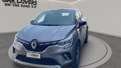 Usata Renault Captur Intens 101 CV (74 kW) 2023 Grigio chiaro SUV