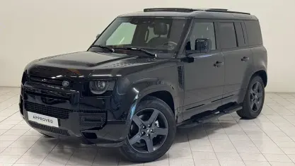 Usata Land Rover Defender SE Dynamic 200 CV (147 kW) 2024 Santorini black SUV