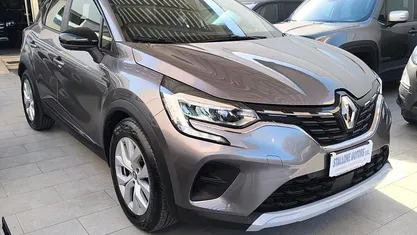 Usata Renault Captur Business 95 CV (69 kW) 2021 Argento SUV