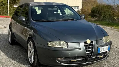 Usata 2001 Alfa Romeo 147 Distinctive Due volumi | 1990 € (Buon prezzo)