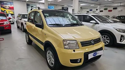 Giallo vanilla Usata 2004 Fiat Panda 4x4 Climbing Due volumi | 7400 € (Cara)