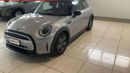 Usata 2024 Mini Cooper Classic Due volumi | 23.899 € (Ottimo prezzo)