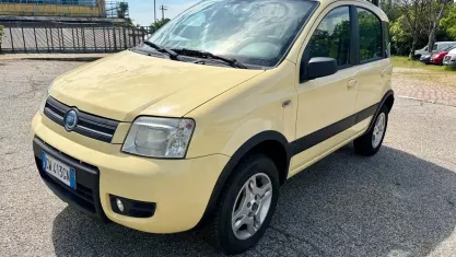 Usata Fiat Panda 4x4 Climbing 60 CV (44 kW) 2005 Giallo Utilitaria