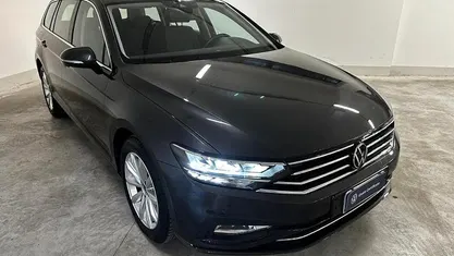 Grigio Usata 2023 VW Passat Business Station wagon | 32.000 € (Cara)