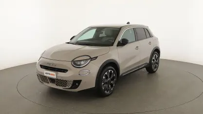 Usata Fiat 600 La Prima 101 CV (74 kW) 2025 Beige SUV