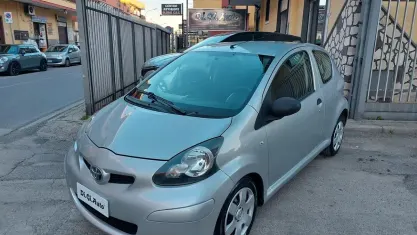Usata Toyota Aygo Connect Style 68 CV (50 kW) 2011 Grigio Utilitaria