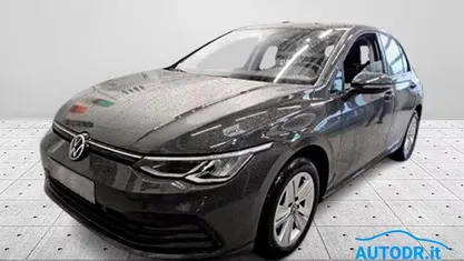 Usata VW Golf VIII Life 131 CV (96 kW) 2022 Berlina