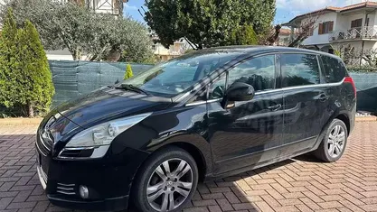 Usata Peugeot 5008 110 CV (80 kW) 2010 Monovolume