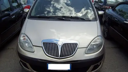 Usata Lancia Musa 69 CV (50 kW) 2010 Marrone Monovolume