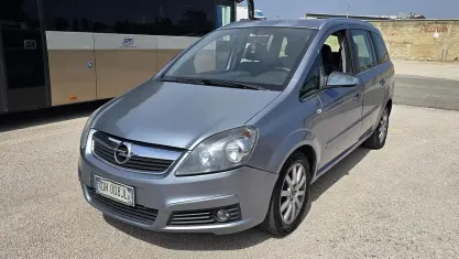 Usata Opel Zafira 101 CV (74 kW) 2008 Grigio Monovolume
