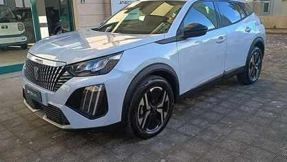 Usata Peugeot 2008 Allure 101 CV (74 kW) 2025 Bianco SUV