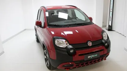 Usata Fiat Panda Cross Cross 69 CV (50 kW) 2023 Rosso Utilitaria