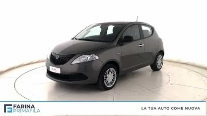 Usata Lancia Ypsilon Gold 69 CV (50 kW) 2024 Grigio Utilitaria