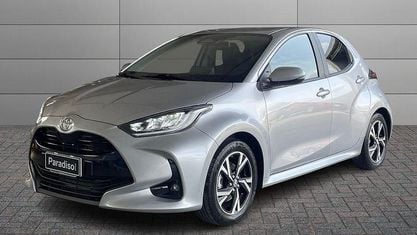 Brugt Toyota Yaris Hybrid Trend 92 HK (67 kW) 2025 Sølv Sedan