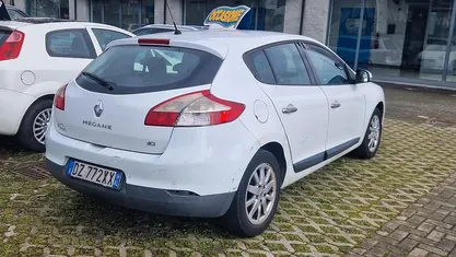 Usata Renault Mégane Dynamique 110 CV (80 kW) 2010 Bianco Berlina