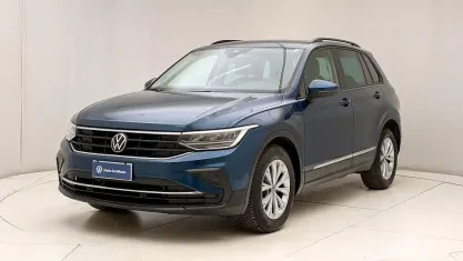 Usado VW Tiguan Life 122 CV (89 kW) 2023 Negro SUV
