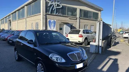 Usata Lancia Ypsilon 69 CV (50 kW) 2011 Nero Utilitaria