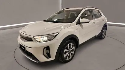 Bianco Usata 2022 Kia Stonic Style SUV | 16.300 € (Buon prezzo)