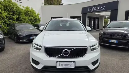 Begagnad Volvo XC40 Business Edition 150 HK (110 kW) 2020 Vit SUV