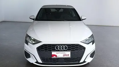 Käytetty Audi A3 Sportback Business 110 HP (80 kW) 2023 Valkoinen Viistoperä