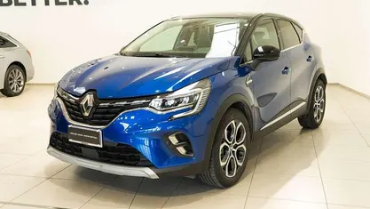 Usata Renault Captur Techno 143 CV (105 kW) 2023 Blu/azzurro SUV