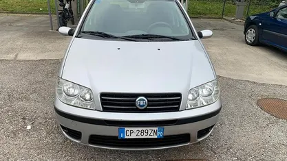 Usata Fiat Punto 60 CV (44 kW) 2004 Grigio Utilitaria