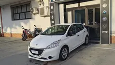 Bianco Usata 2014 Peugeot 208 Due volumi | 3900 € (Buon prezzo)