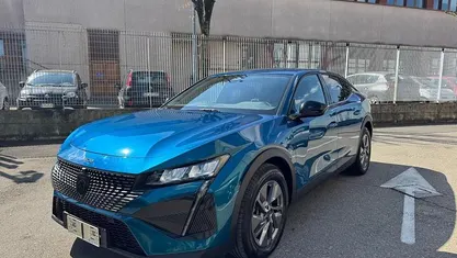 Begagnad Peugeot 408 Allure 136 HK (100 kW) 2025 Blå SUV