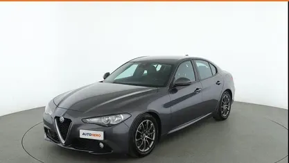 Usata Alfa Romeo Giulia Super 150 CV (110 kW) 2016 Grigio Berlina