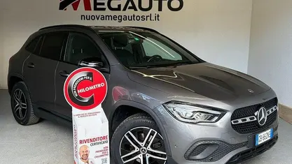 Usata Mercedes GLA200 150 CV (110 kW) 2020 Grigio SUV