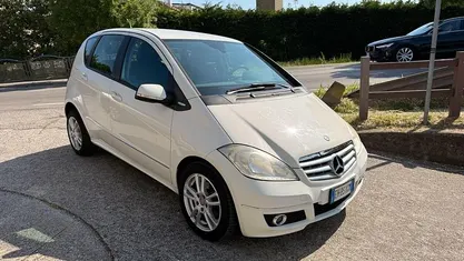 Occasion Mercedes A180 Avantgarde 109 ch (80 kW) 2010 Blanc Berline