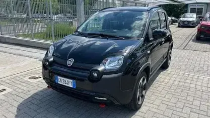 Occasion Fiat Panda Cross Cross 69 ch (50 kW) 2023 Noir Citadine