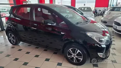 Usata Hyundai ix20 Comfort 77 CV (56 kW) 2011 Nero Utilitaria