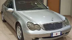 Argento Usata 2002 Mercedes C220 Classic Tre volumi | 2300 € (Buon prezzo)