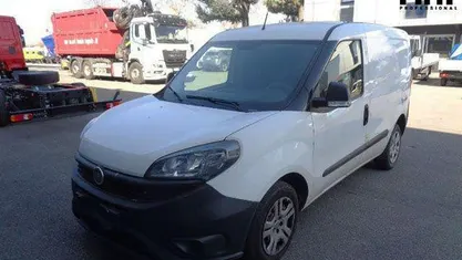 Usata Fiat Doblò 105 CV (77 kW) 2020 Bianco Monovolume